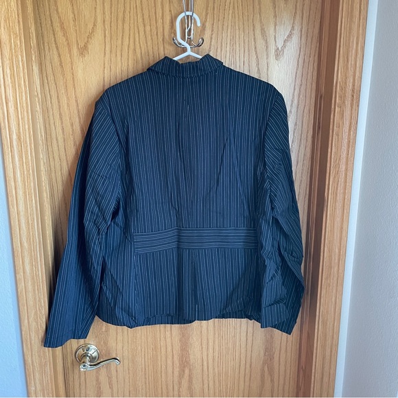 Merona 2-piece black pinstripe business suit, pants NWT, size 20W - Picture 7 of 15